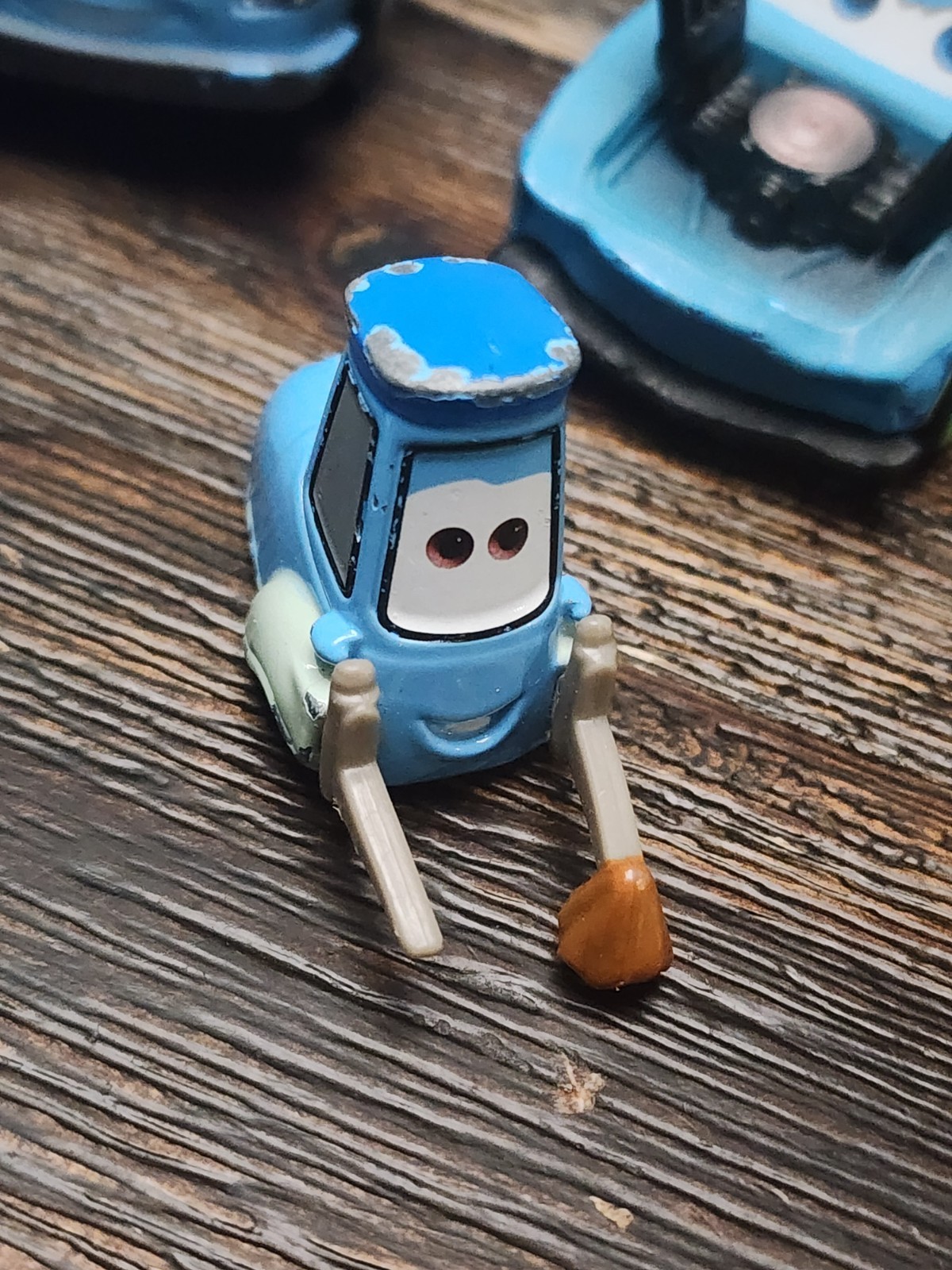 Disney Pixar Cars Thunder Hollow Lot Mr. Drippy