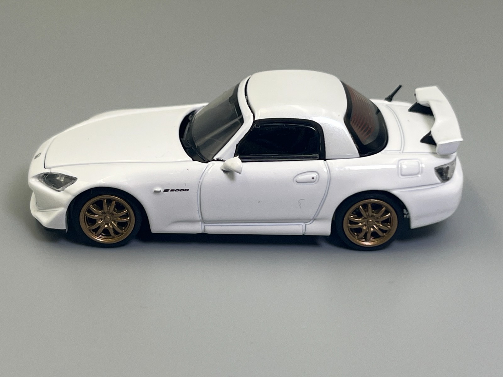 Honda S2000 Type S AP2 White Hardtop Convertible Kit MotorHelix 1/64 scale