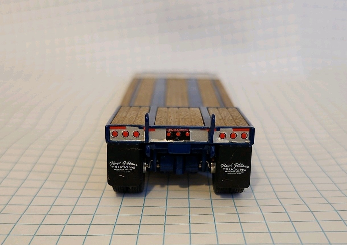 DCP 1:64 Floyd Gibbons Tri-axle Husky Spreader Kenworth Lowboy Tractor Trailer