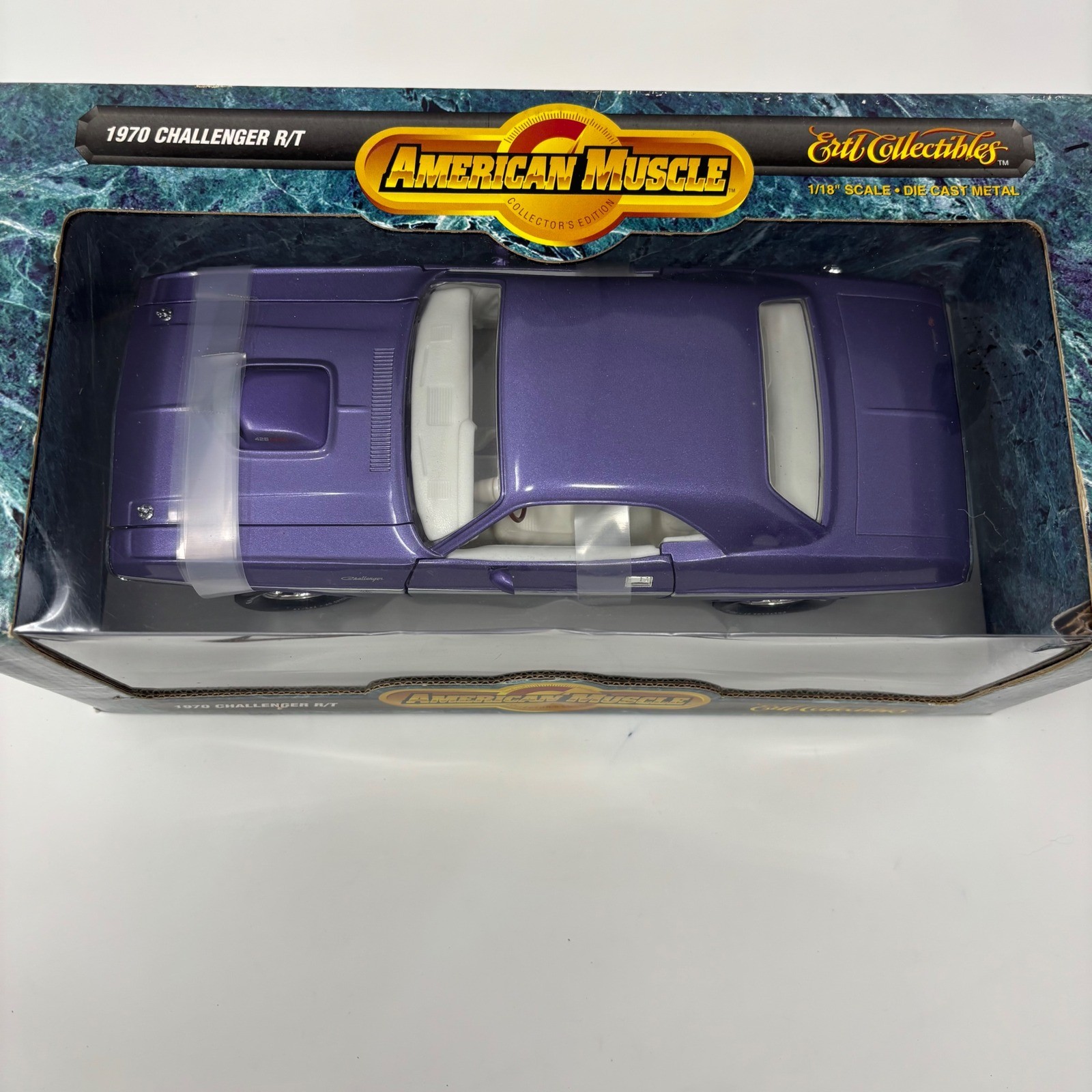 1970 Dodge Challenger R/T HEMI V8 Purple 1:18 ERTL American Muscle NIB