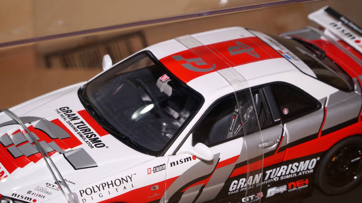 AUTOart 1/18 Gran Turismo NISMO GT-R R34 Display Case Collectible 13+ Used