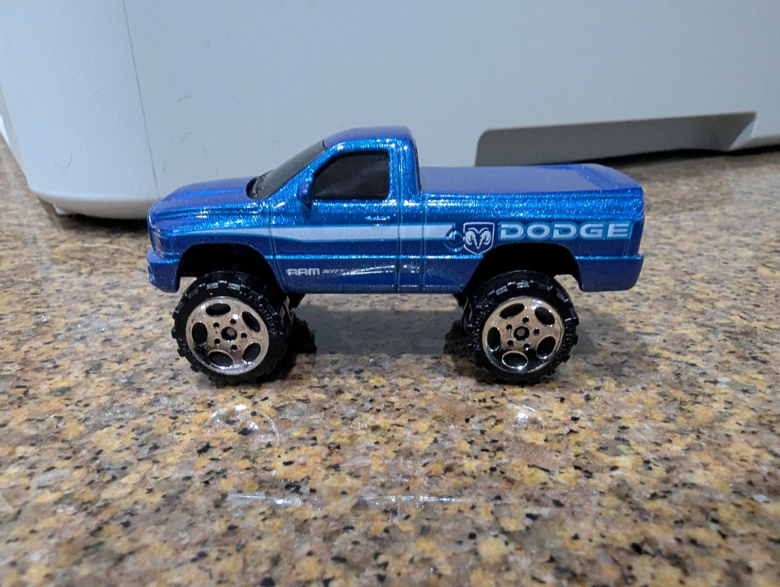 2005 Matchbox #59 Dodge Ram SRT10 BLUE w/ WHITE STRIPE 1:64 scale mint