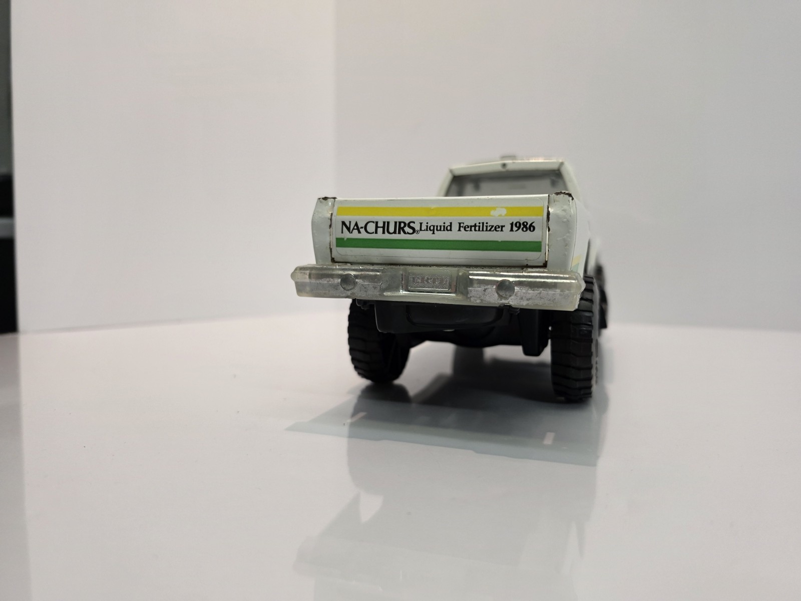 ERTL 1986 GMC PICKUP FARM TRUCK NA-CHURS LIQUID FERTILIZER 1/16 Scale