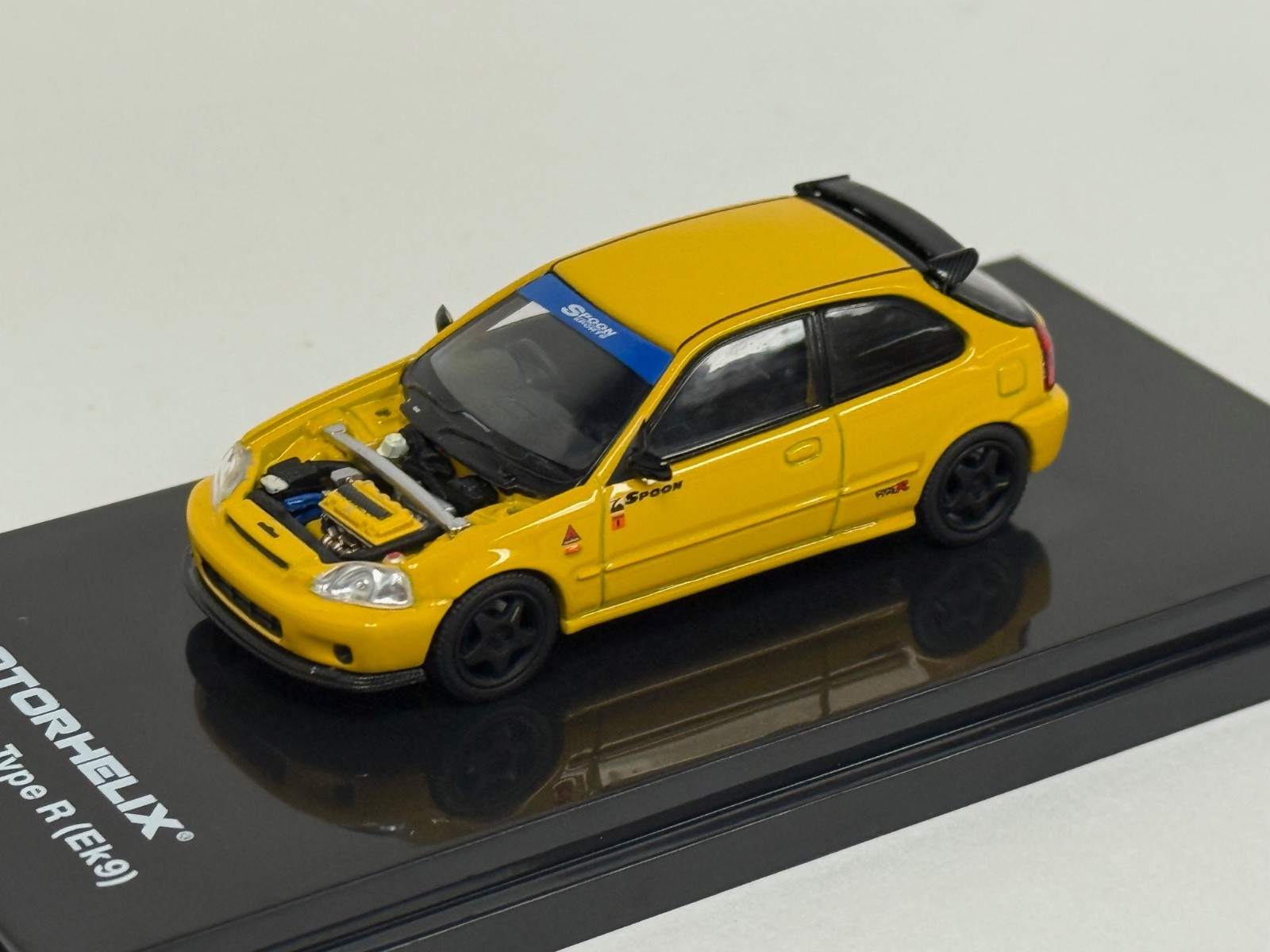1/64 Motorhelix Honda Civic Type R ( EK9 ) Spoon Champion Yellow MIX1 LAST ONE