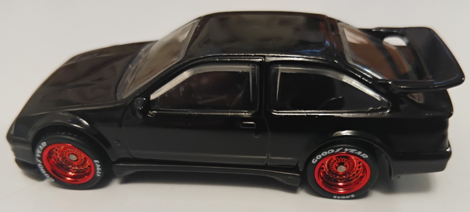 Hot Wheels: ’87 Ford Sierra Cosworth (Gone in Sixty Seconds Series 2-Hana)