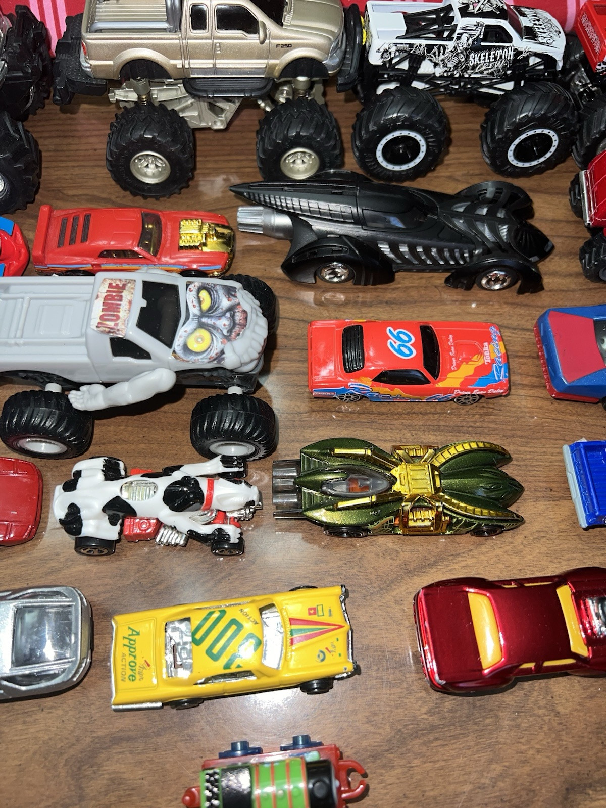 Big Hot wheels And Other Car Lot With Trucks