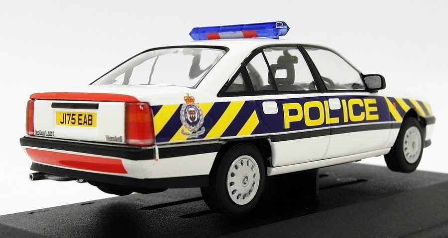 Vanguards 1/43 Scale VA14005 – Vauxhall Carlton 2.6Li – W.Mercia Police