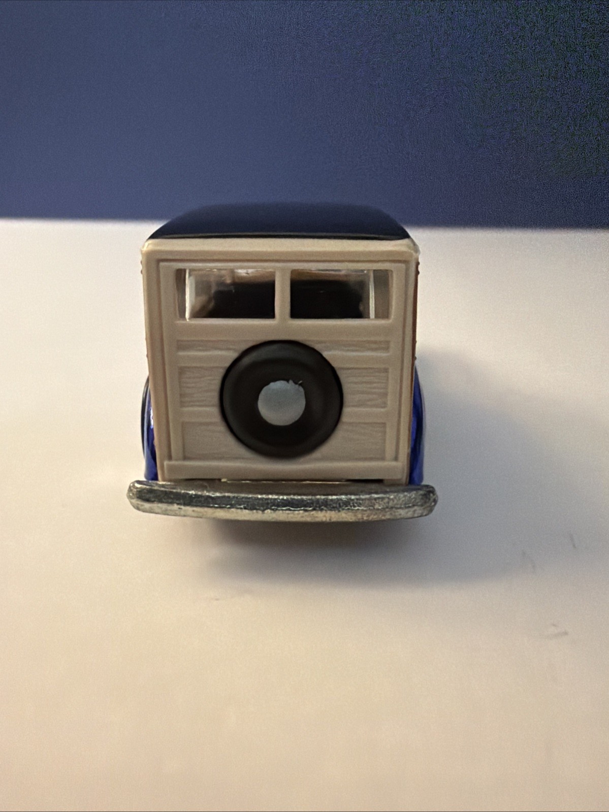 2004 Hot Wheels Classics Series 1 #11/25 – 1940’s Woodie Loose