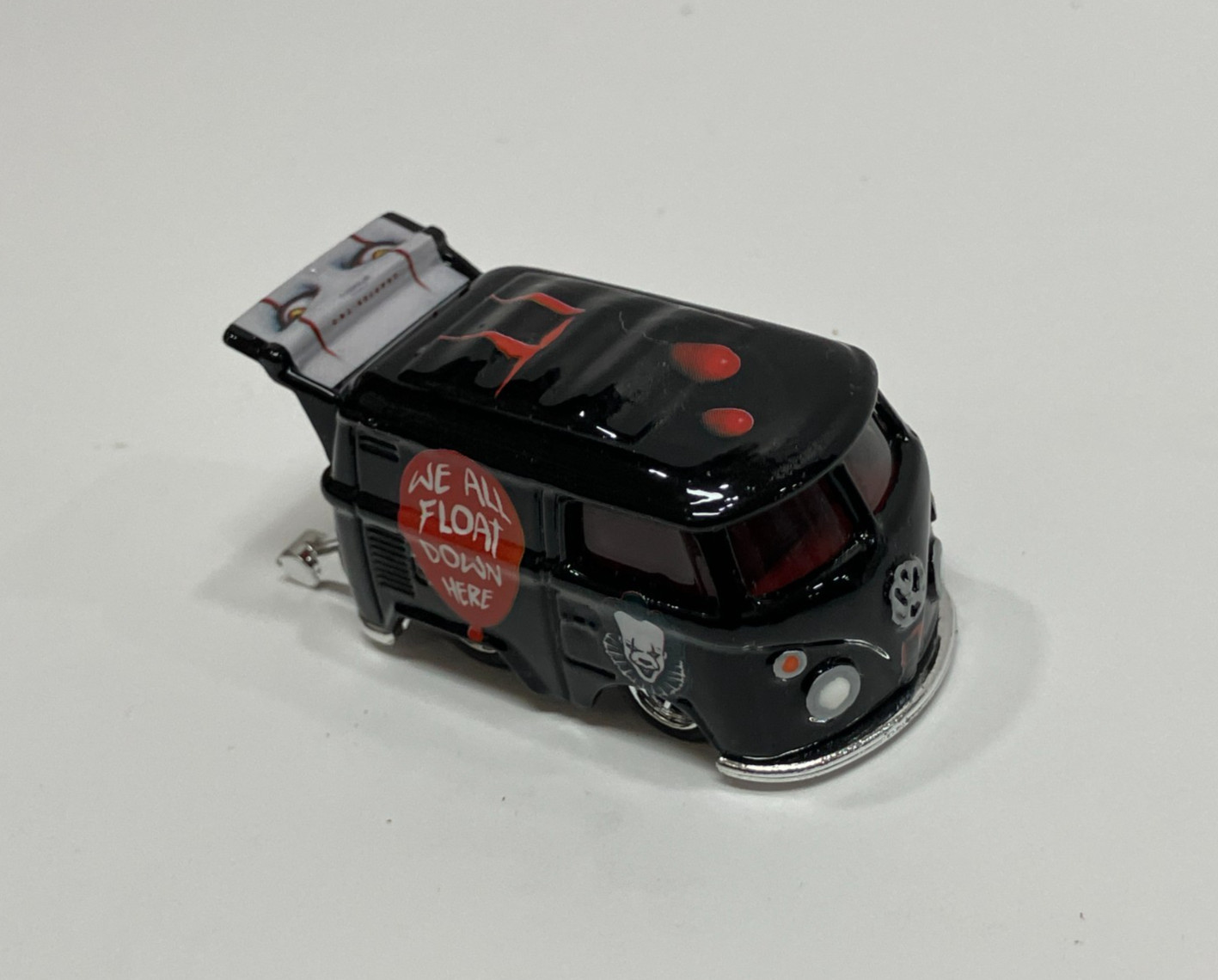 Hot Wheels Custom Design VW Kool Kombi Stephen King’s IT Pennywise diecast