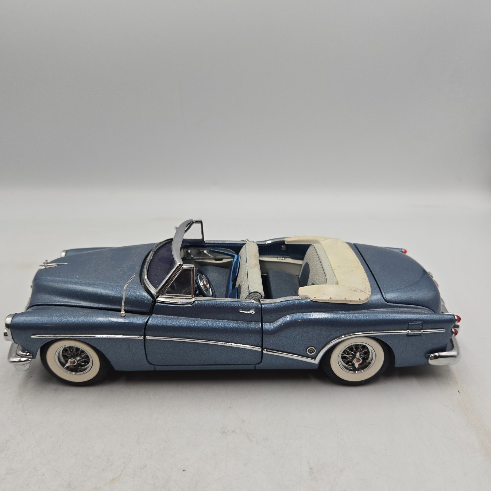 1953 Buick Skylark diecast convertible – Read Desc