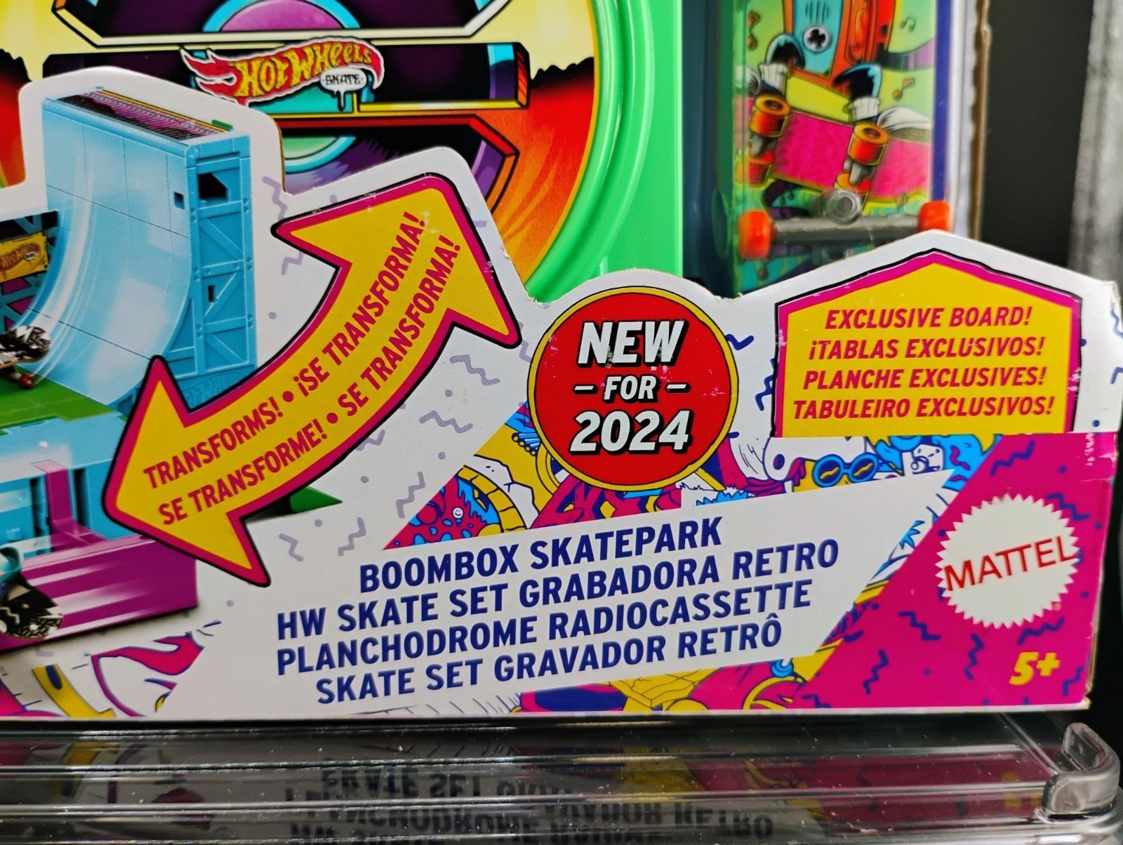 Hot Wheels Skate Boombox Skatepark Set With Exclusive Board