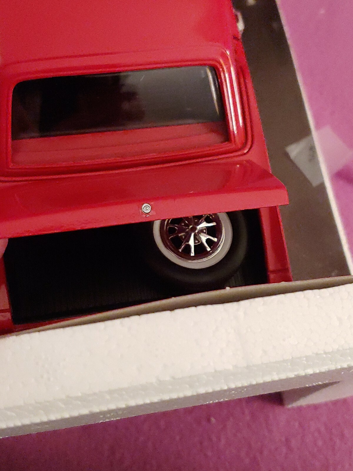 GORGEOUS 1:18 FORD MUSTANG 1964 1/2 CRIMSON RED W/ OWNERS MANUAL, FEATURES OPEN!
