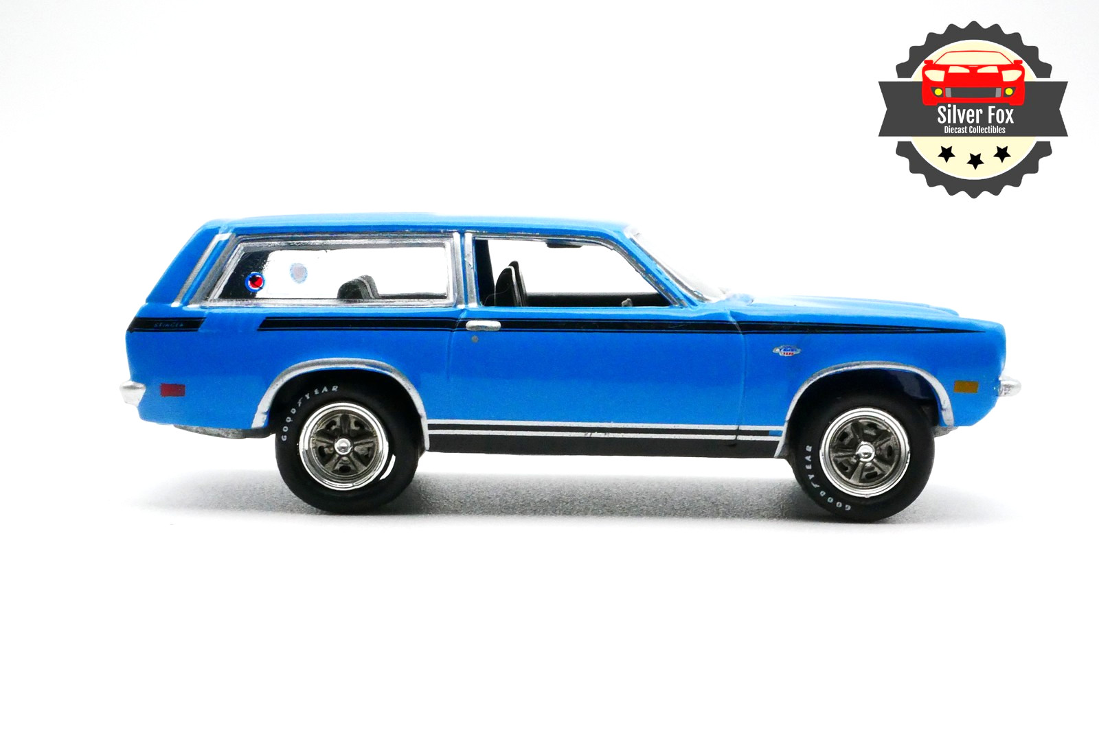 1972 CHEVROLET VEGA STATION WAGON BLUE 1/64 SCALE DIECAST COLLECTOR MODEL CAR