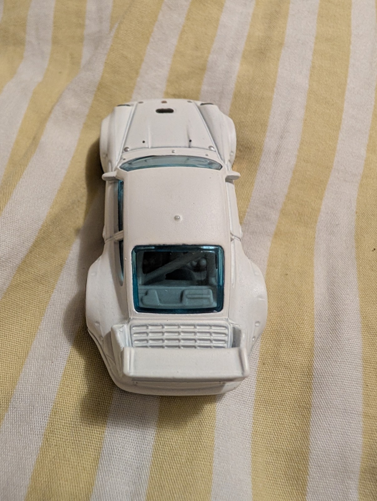 2014 Hot Wheels #27 Porsche 993 GT2 White 101A
