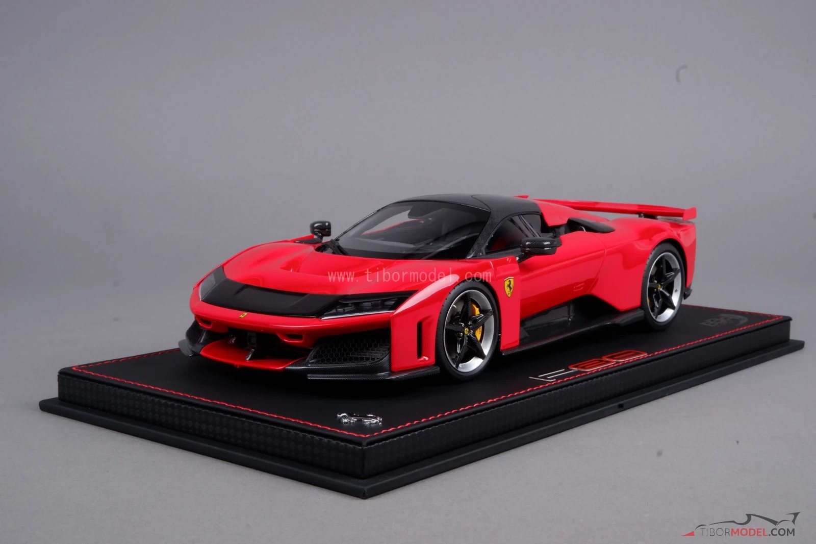 Ferrari F80 red rosso corsa, with showcase, 1:18 BBR, P18253A1