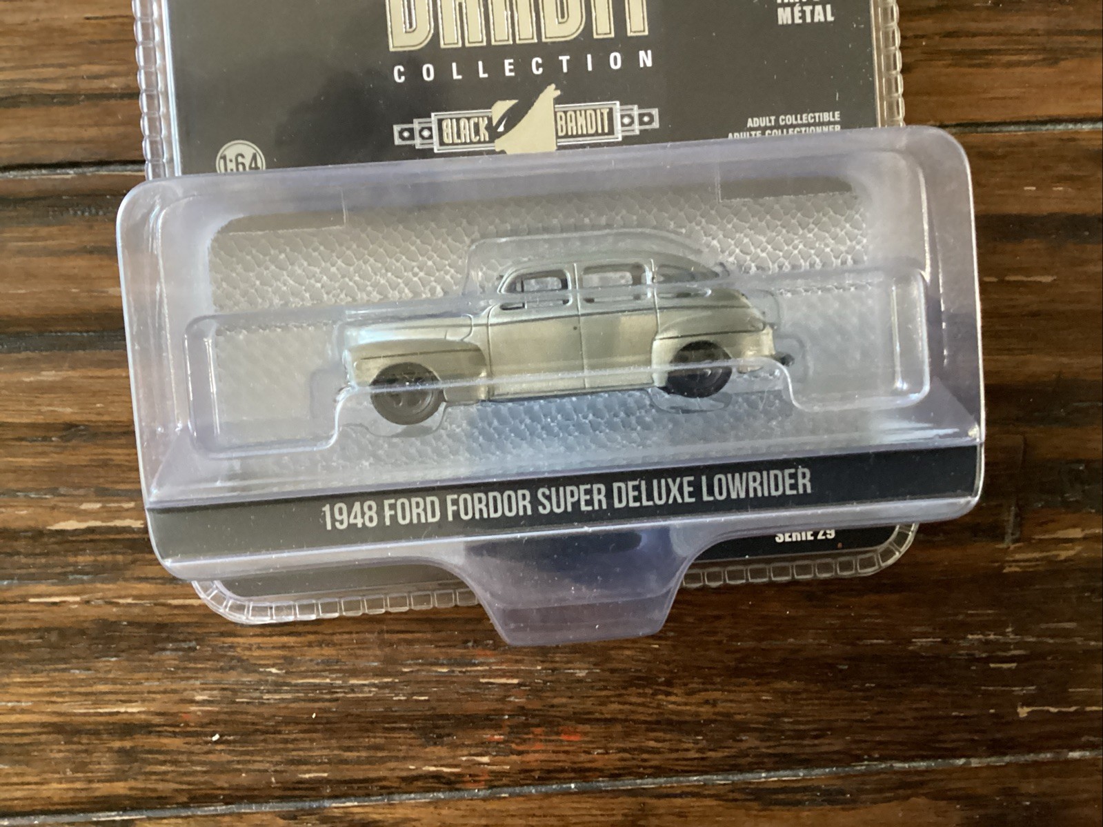 Greenlight BLACK BANDIT Series 1948 Ford Fordor Super Deluxe “Raw Chase” 1:64