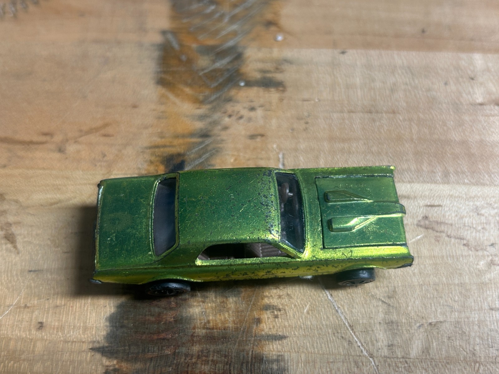 Hot Wheels Custom Cougar Small Tank – Antifreeze Yellow Green – Red Line