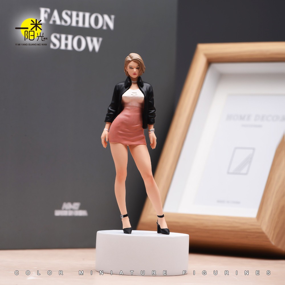 1/18 Sexy Mini skirt Dress Female Girl Scene Miniature Figure Doll Model Gift