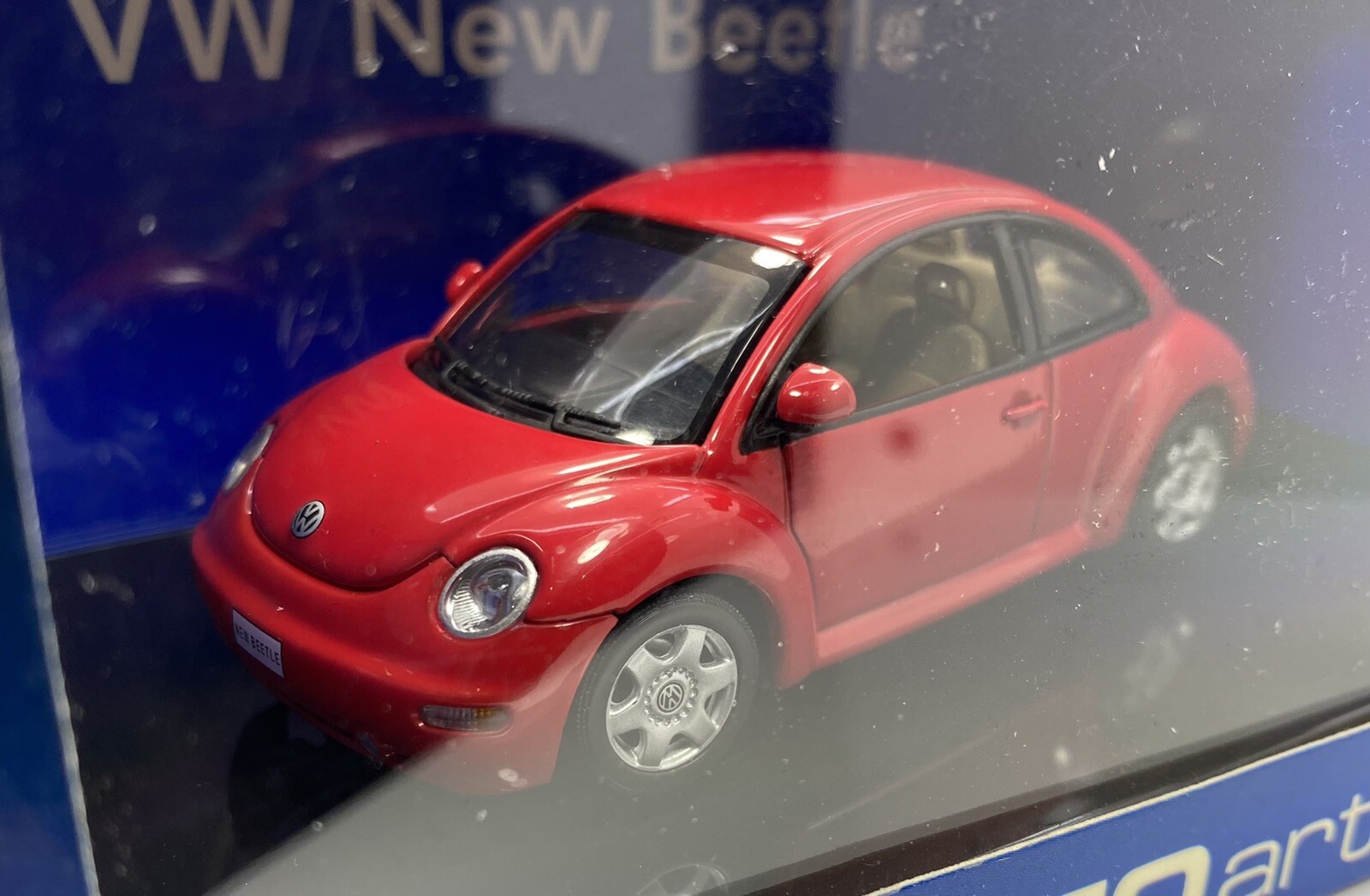 AutoArt 1/43 Scale VW BEETLE”Red Version”Detailed & NEW