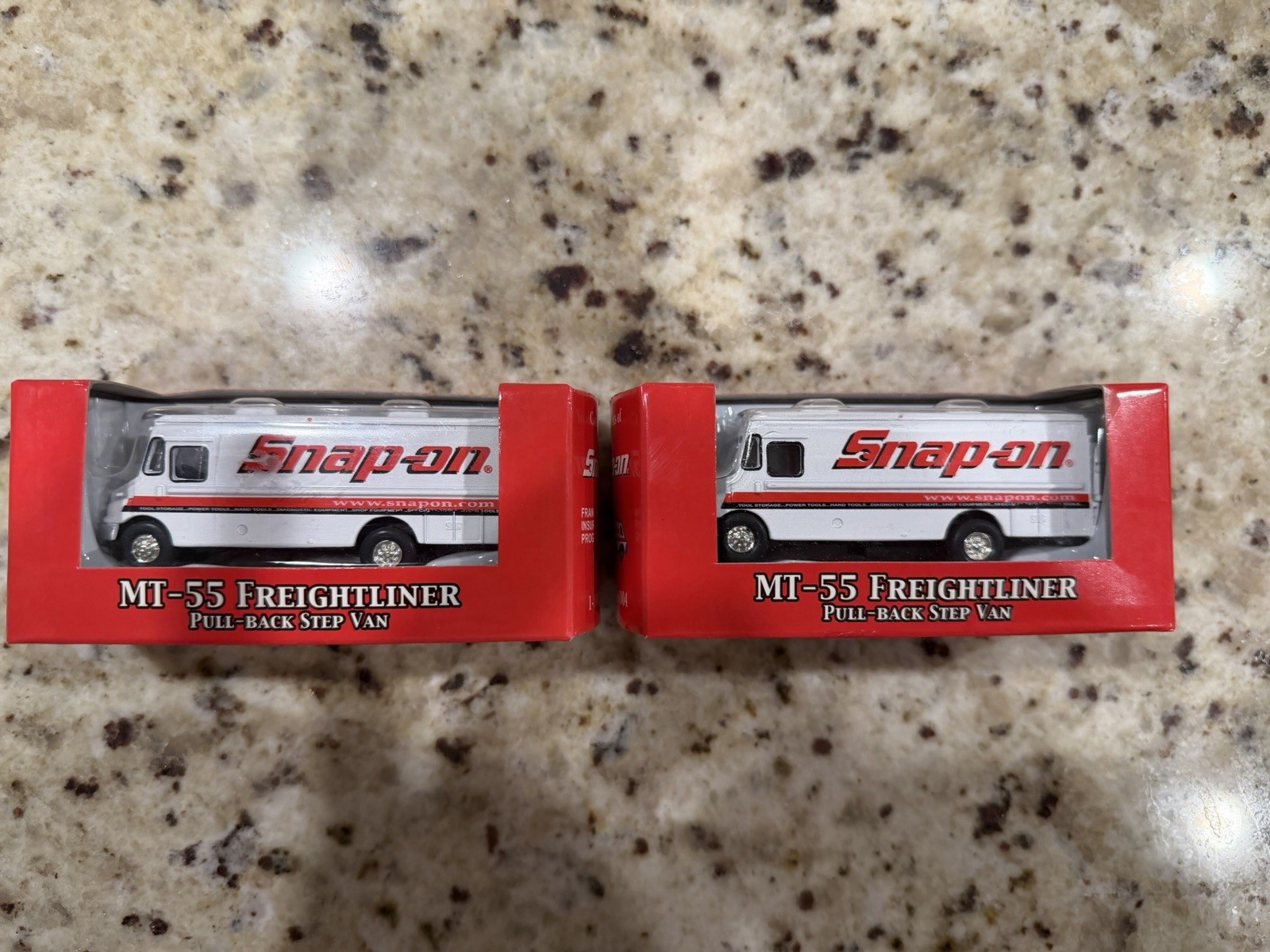 NIB! Snap-On MT-55 Freightliner Step Van Die-Cast Pull-Back (2011) Collectible!