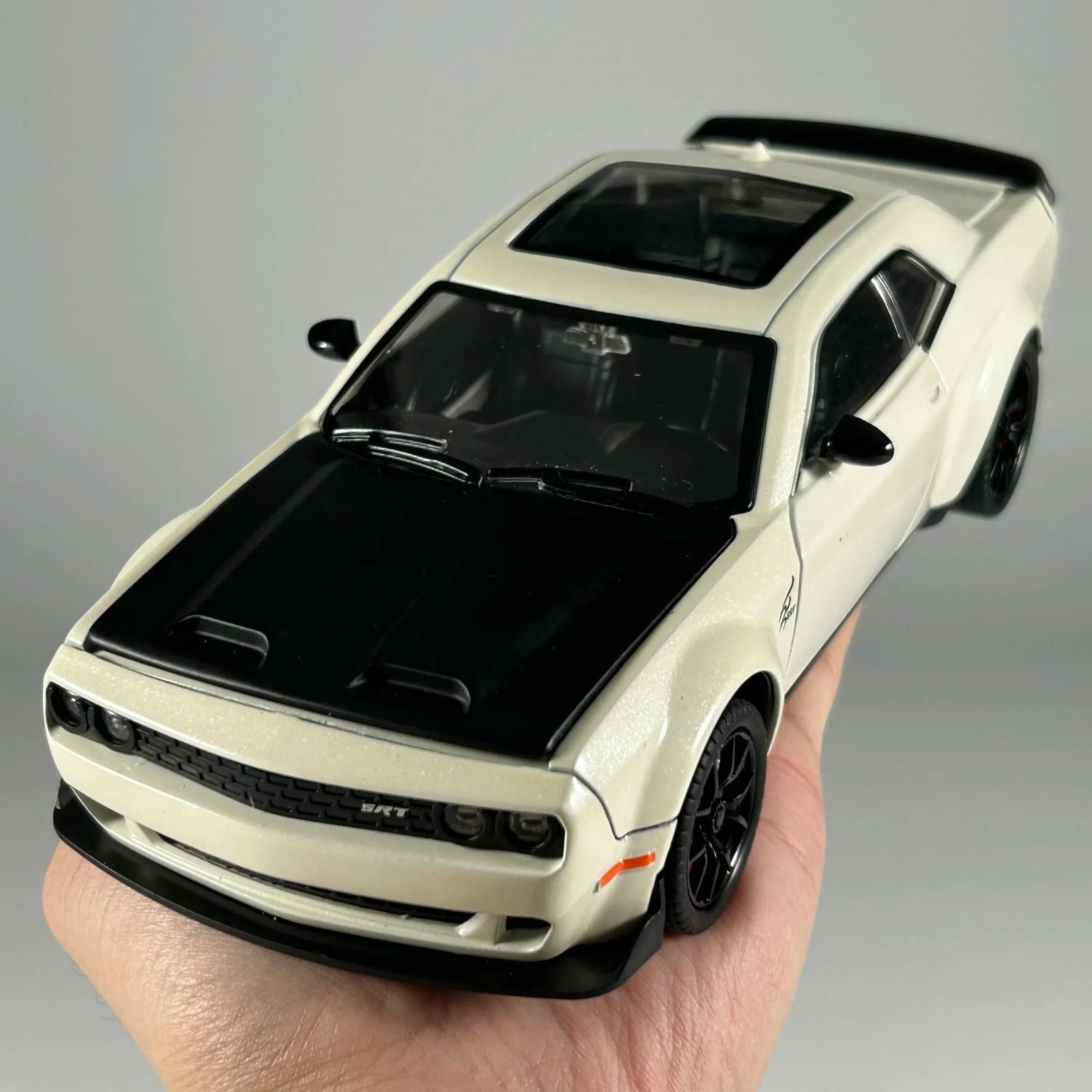 1:24 DODGE Challenger Hellcat Redeye Alloy Diecast Car Toy Gift Collectible NEW