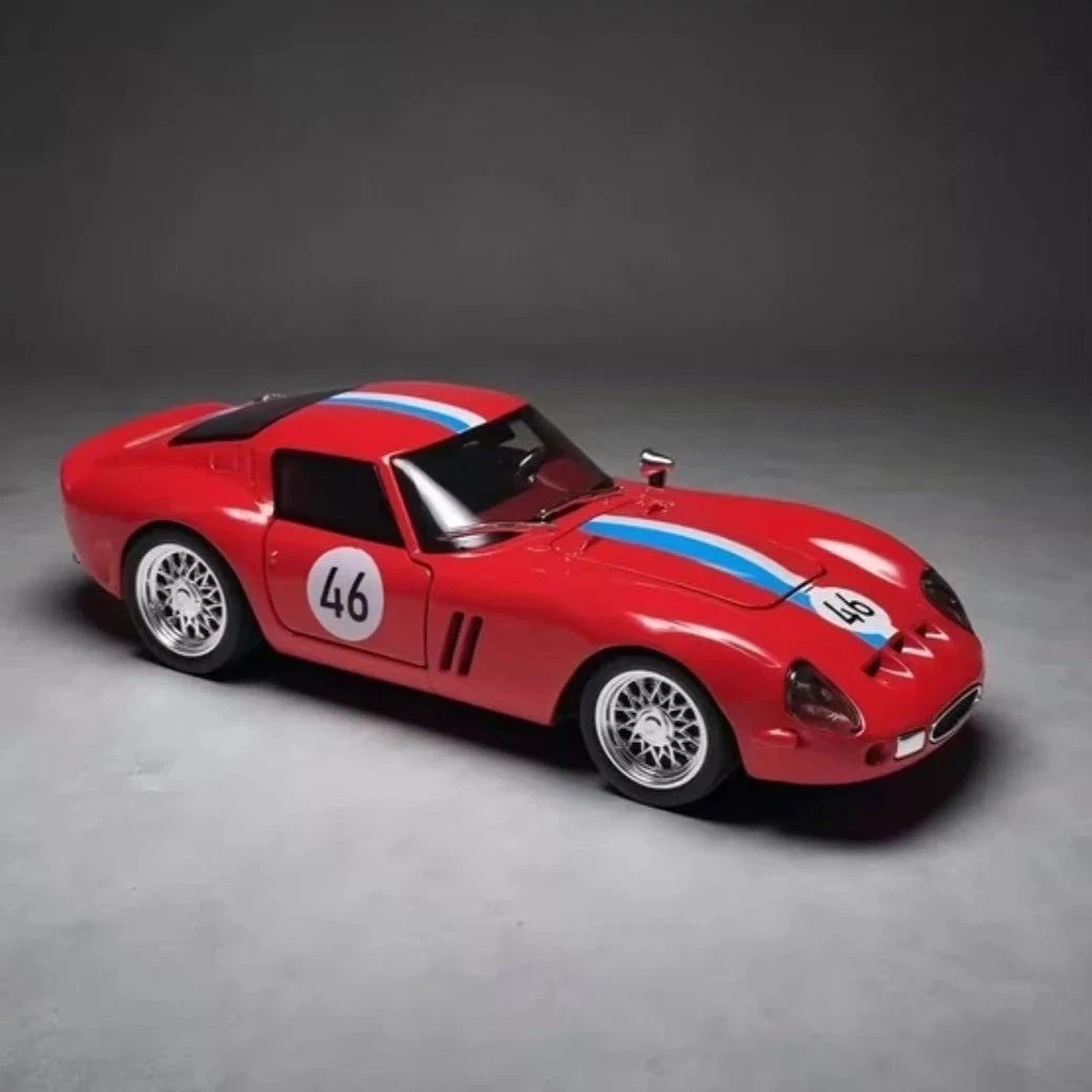 1:32 1964 Ferrari 250 GTO Diecast Alloy Car Model – Light Sound Pull-Back Toy