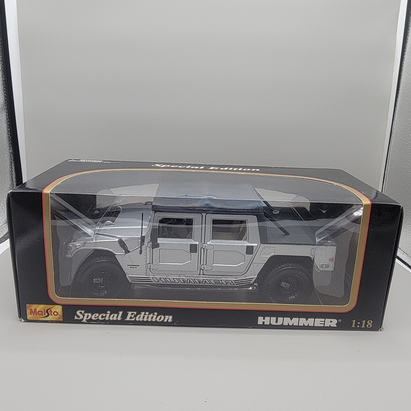 Maisto Hummer Hard Top 4×4 1:18 Scale Diecast Model Truck Military Humvee Silver