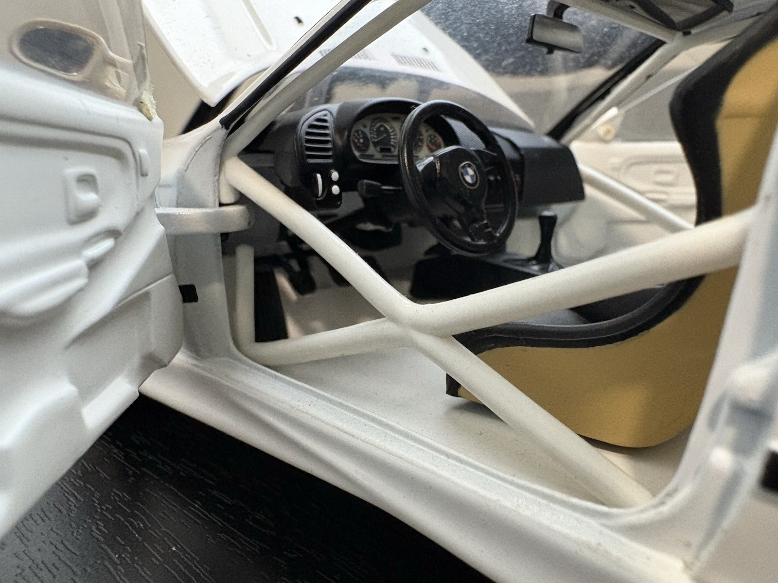 1:18 UT Models BMW E36 M3 GTR in White