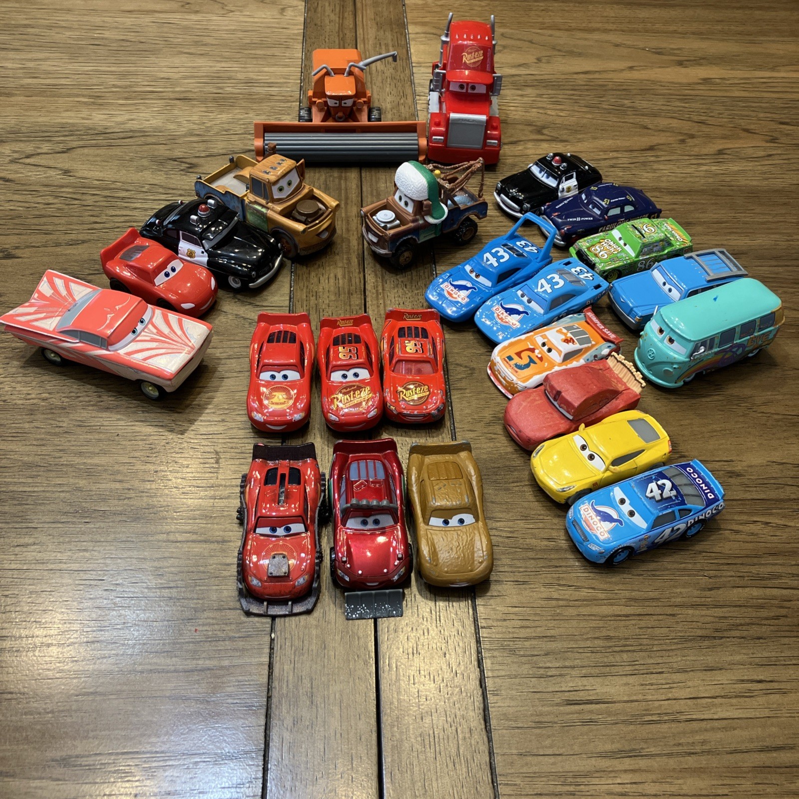 Lot of 24 – Disney Pixar Mattel Cars Diecast Pullback Plastic Various Characters