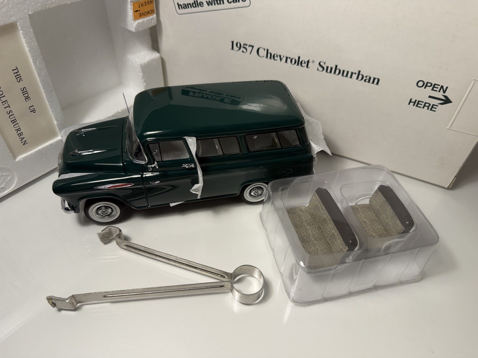 Danbury Mint 1957 Chevrolet Suburban *Super Clean!