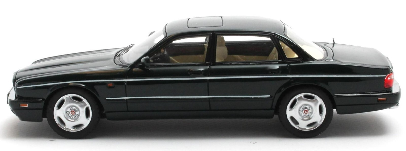 Matrix Models 1994-1997 Jaguar XJR X300 British Racing Green