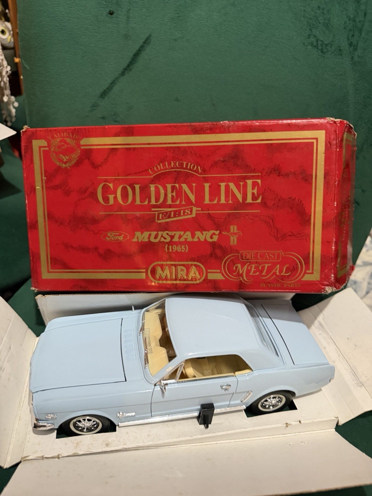 MIRA Golden Line 1:18 1965 Ford Mustang Light Blue Diecast Opening Parts