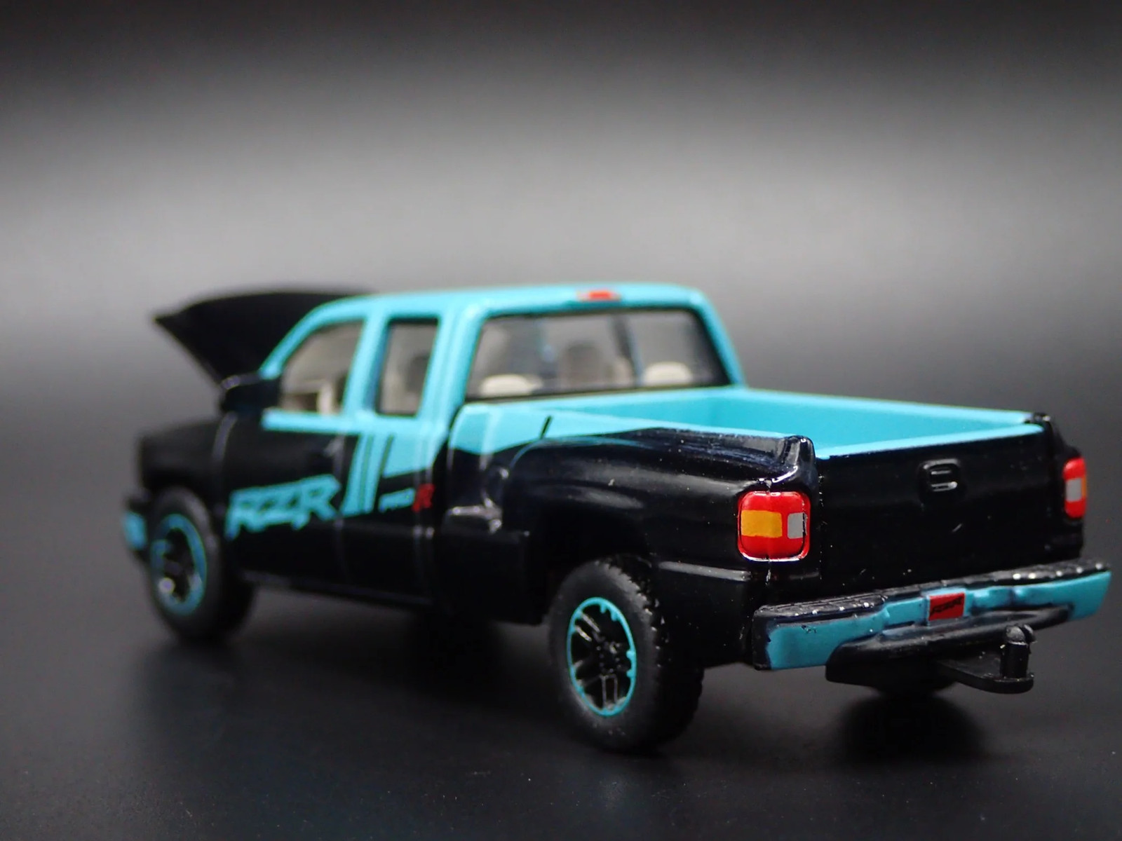 2003-2006 CHEVY CHEVROLET SILVERADO TRUCK SS CATEYE 1:64 SCALE DIECAST MODEL CAR