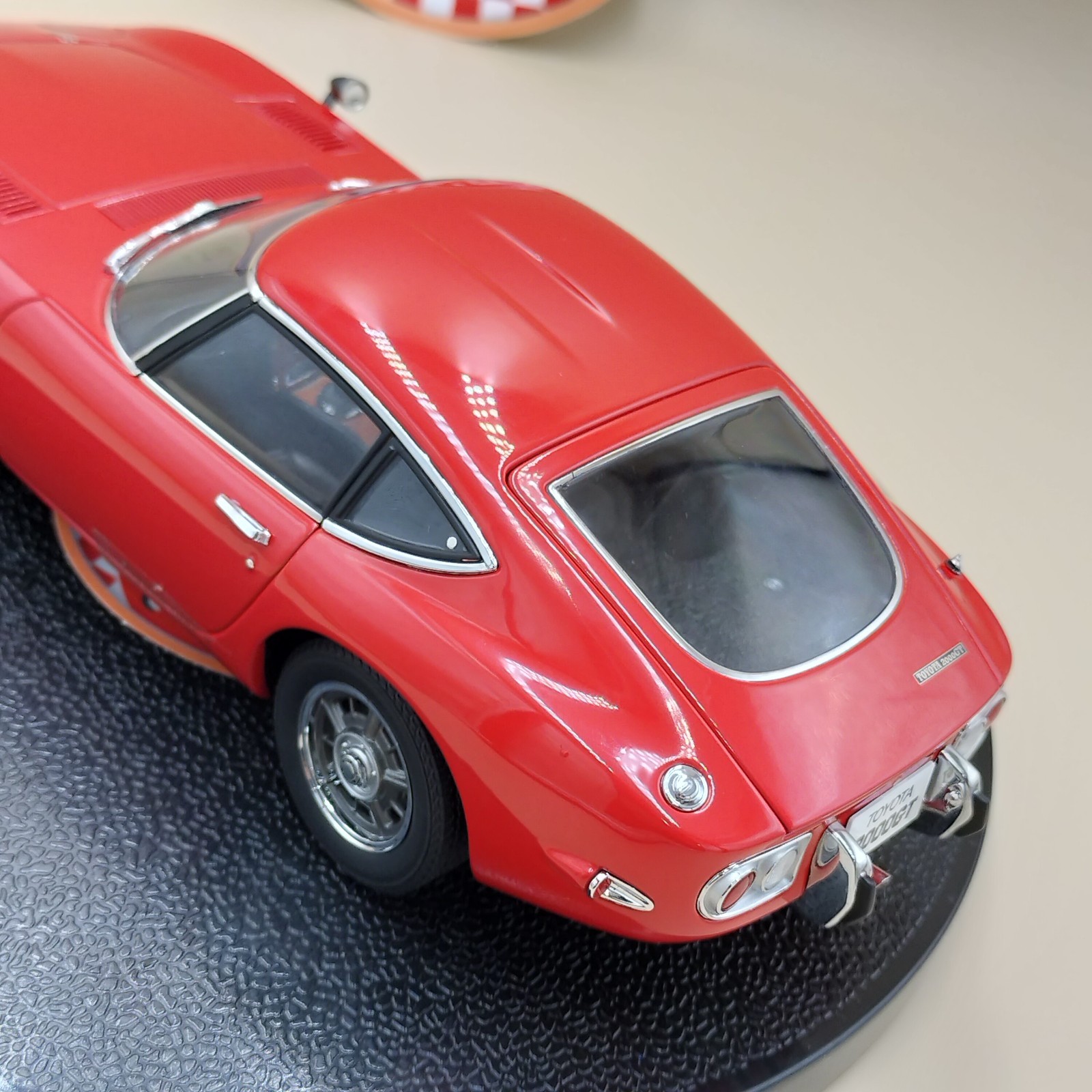 AUTOart 1/18 Toyota 2000GT 1967 Coupe red Upgraded 78746 Millennium