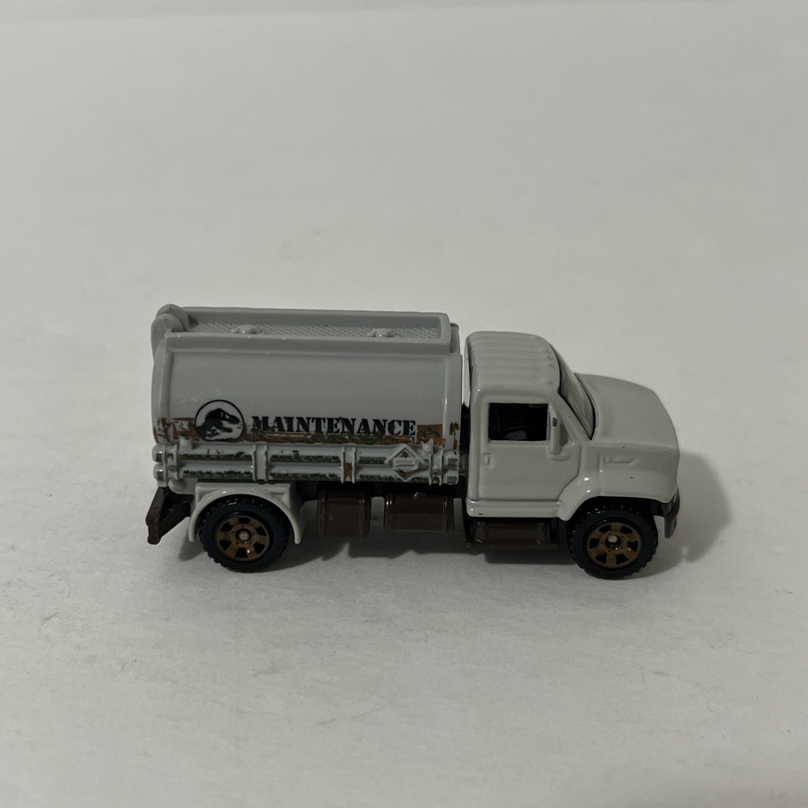 Matchbox Cars Lot Of 5 Trucks 1:64 – Travel Tracker, Pop Art, School Bus & More