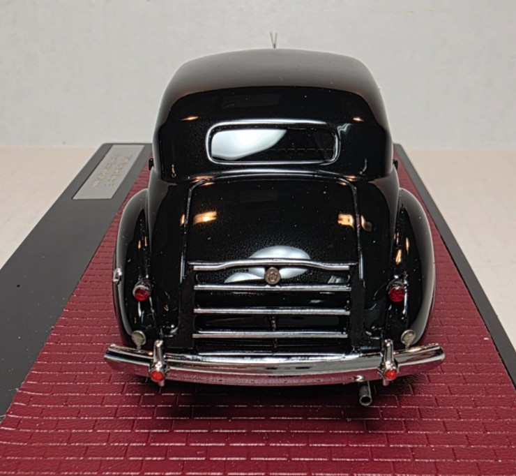 Matrix 1:43 1940 Packard Super 8 180 Sedan in Black with Darrin Bodywork LOOK!