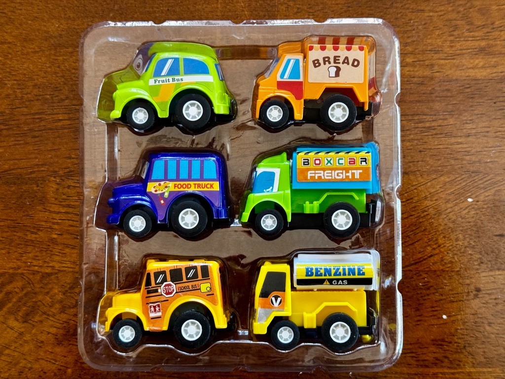 [FUNCORN TOYS] Superveloci 12 PACK – PullBack Microtraffic Trucks – Party Favors