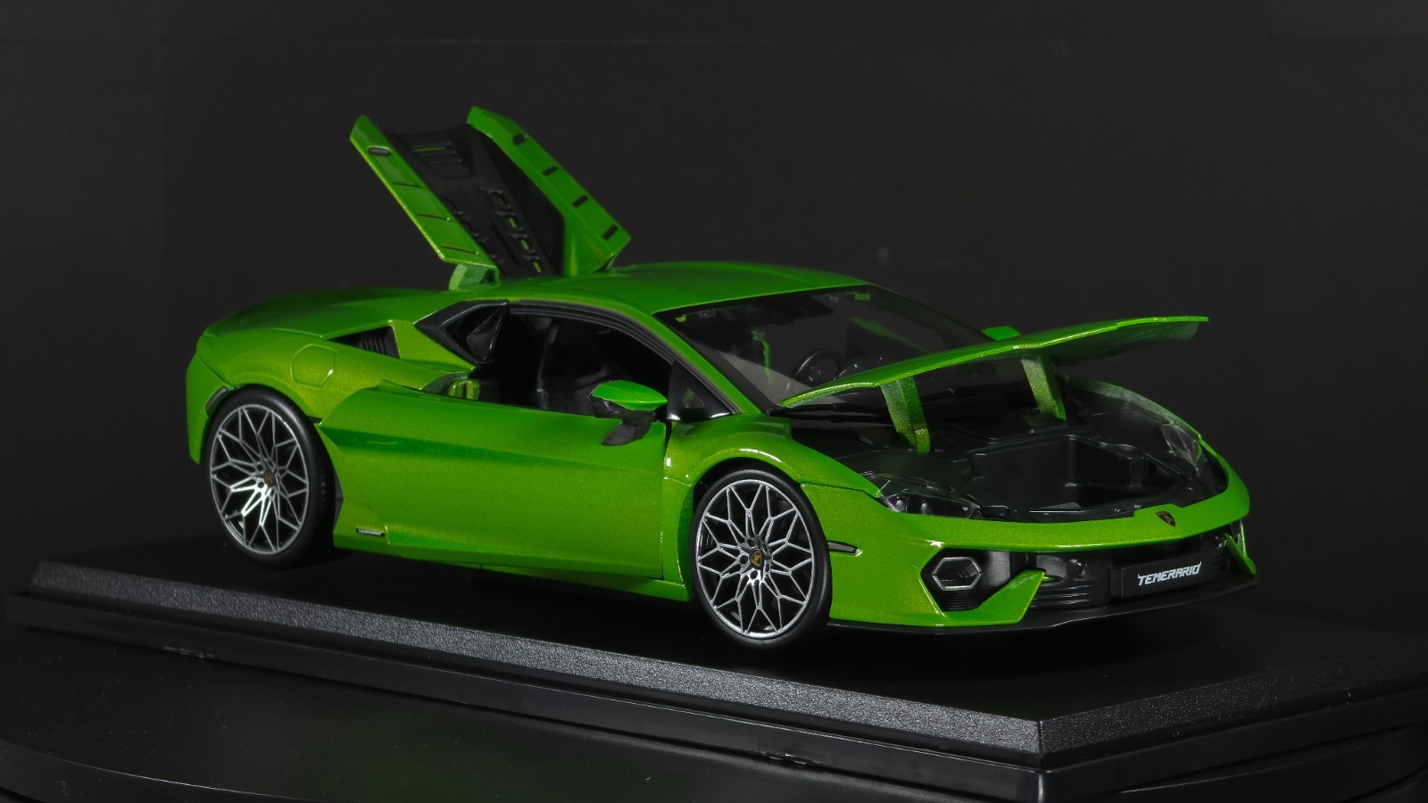 Lamborghini Temerario 1:18 Maisto Exclusive Style Special Edition – Green