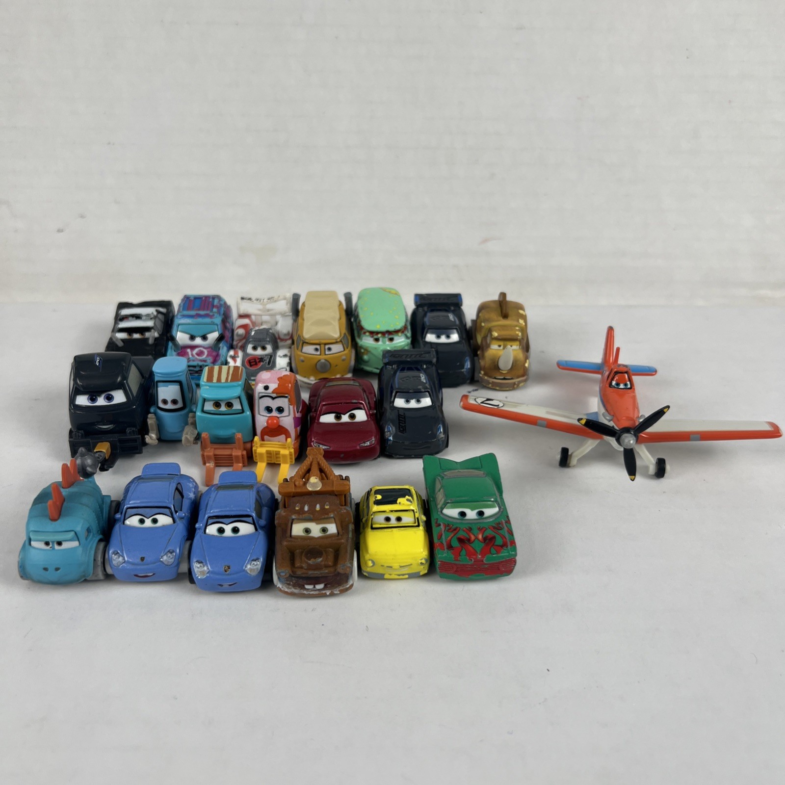 Disney Pixar Cars Mini Racers Mattel – HUGE Lot of 20 Die Vehicles