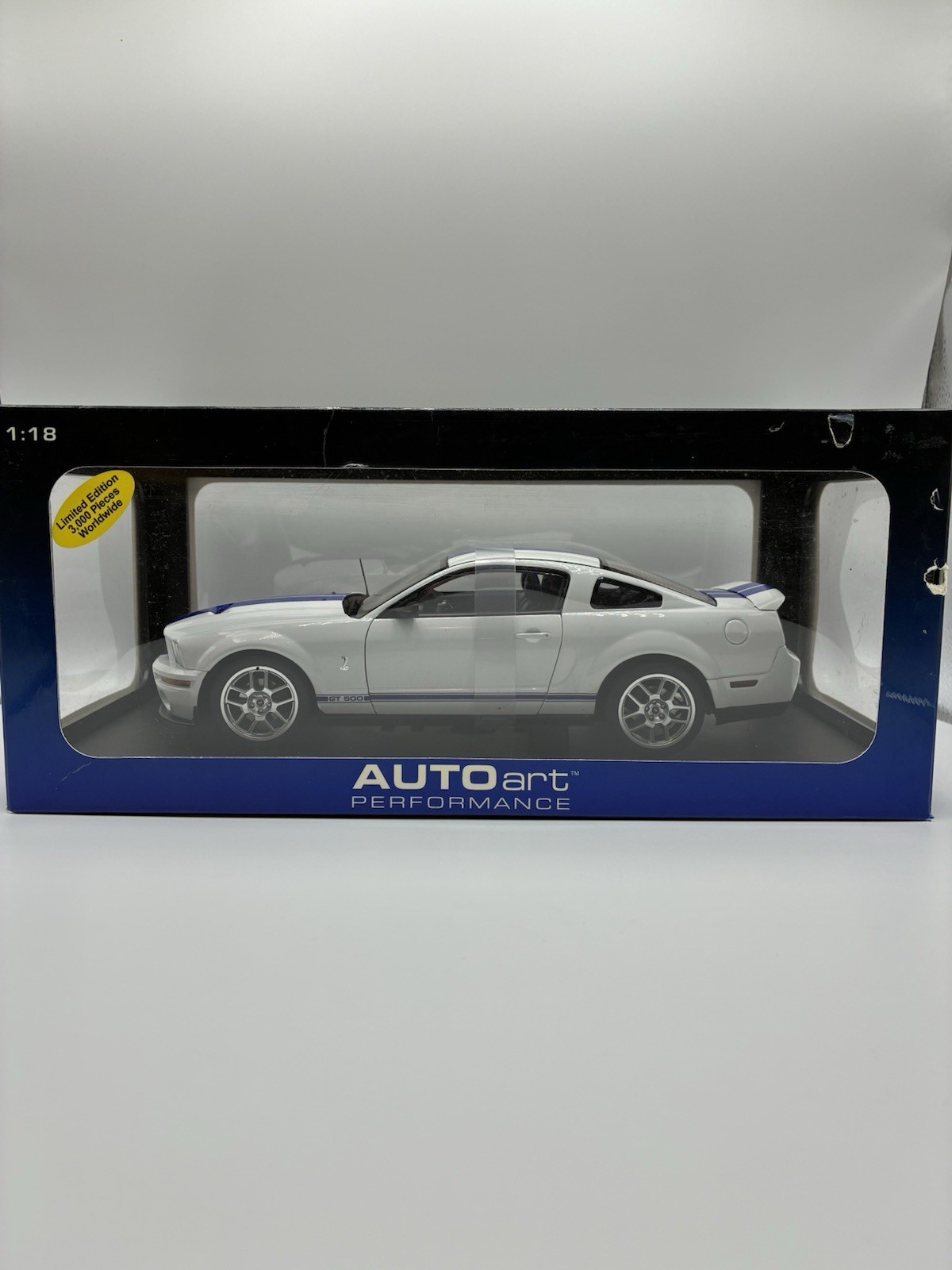 1/18 AUTOart 2005 Ford Mustang Shelby Cobra GT500 Concept White Blue Stripes