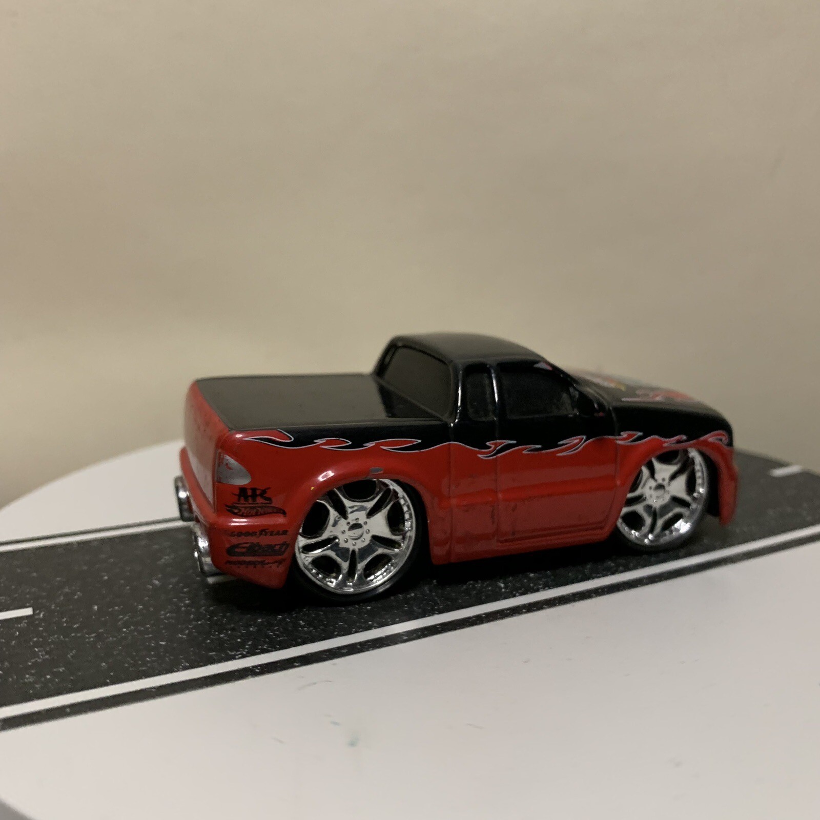 Hot Wheels Hot Tunerz Godfather Customs 2002 Chevy S10 Pickup Truck Red & Black