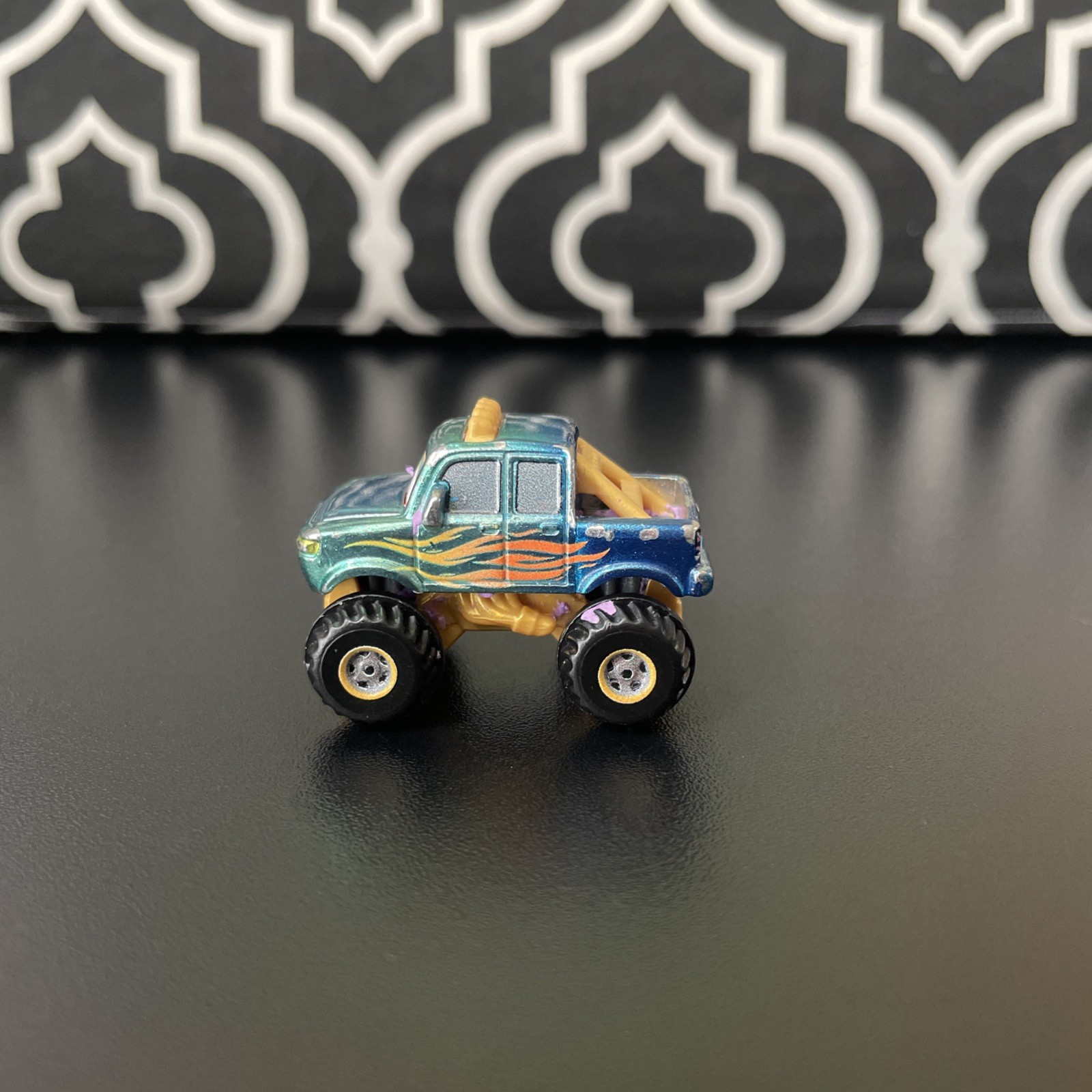 Disney Pixar Cars Ivy Metallic Cars On The Road Mini Racers