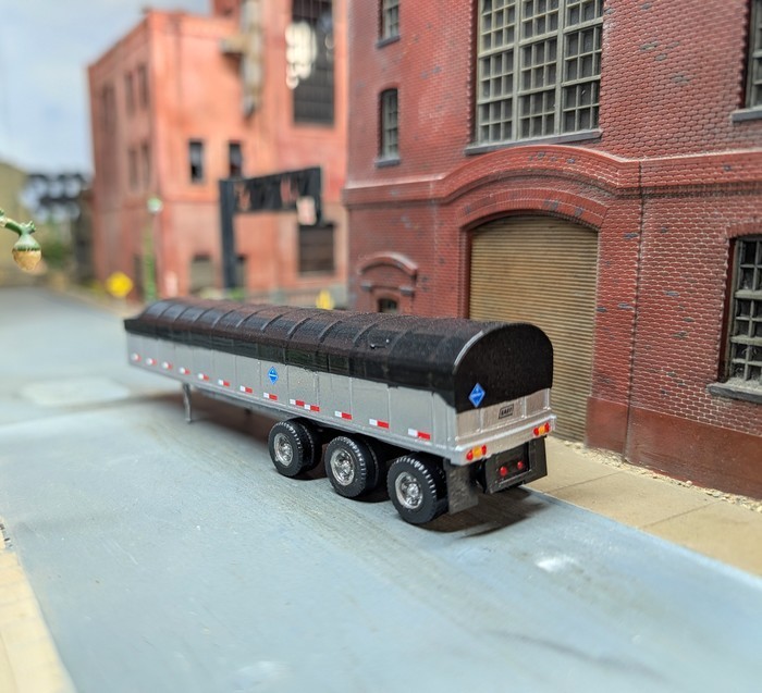 1/87 HO Scale Custom Built 3D Printed 42′ Covered 3 Axle Dump Trailer