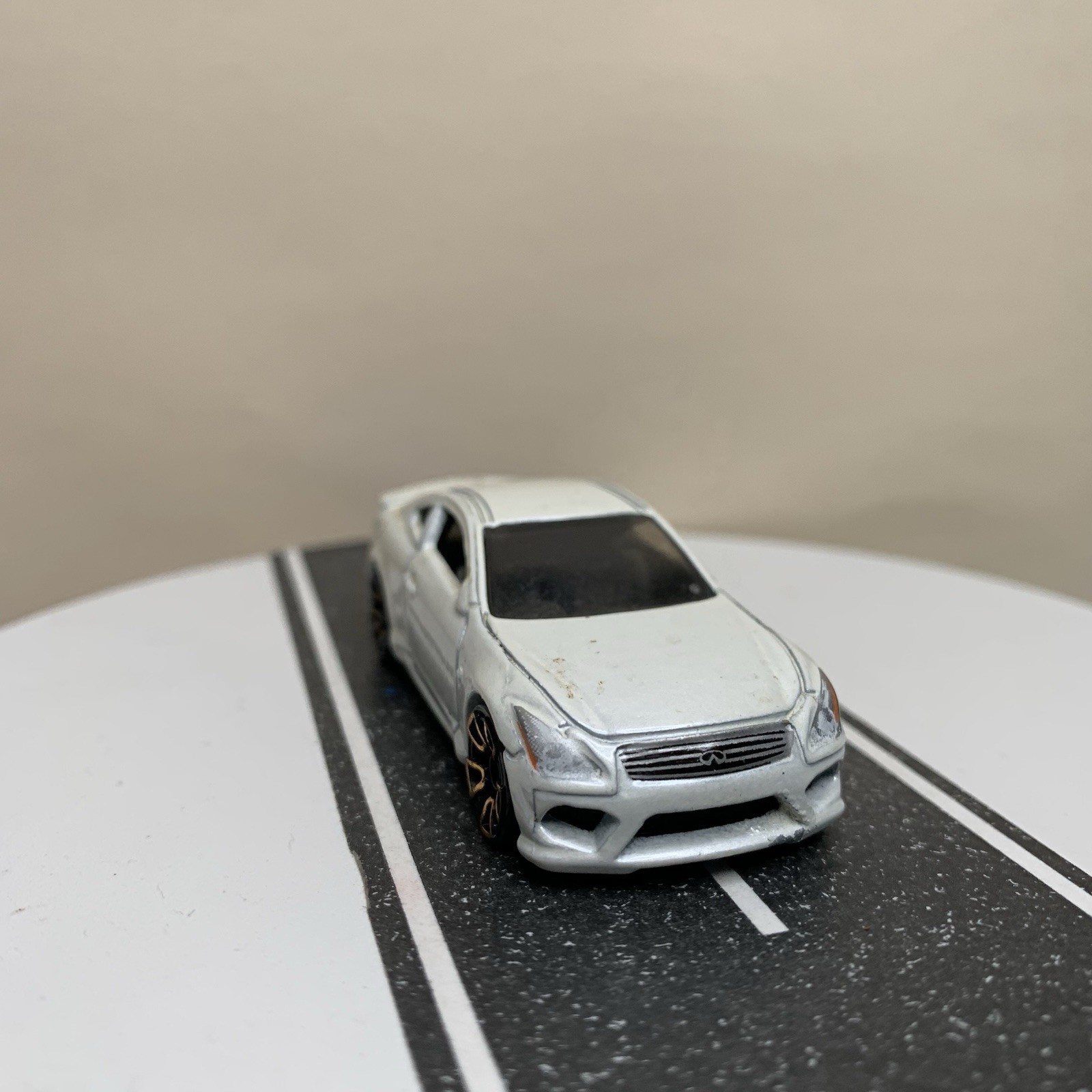 2012 Hot Wheels Faster Than Ever 2008-13 Infiniti G37 Coupe White 1:64 Scale