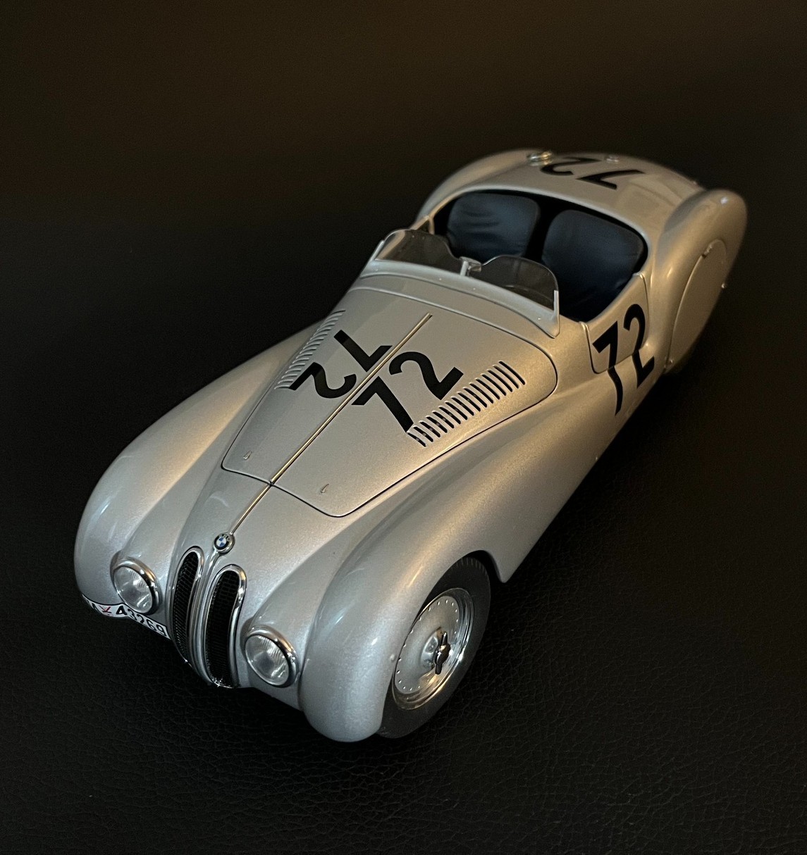 AUTOart BMW 328 Roadster #72 1938 Mille Miglia winner 1/18
