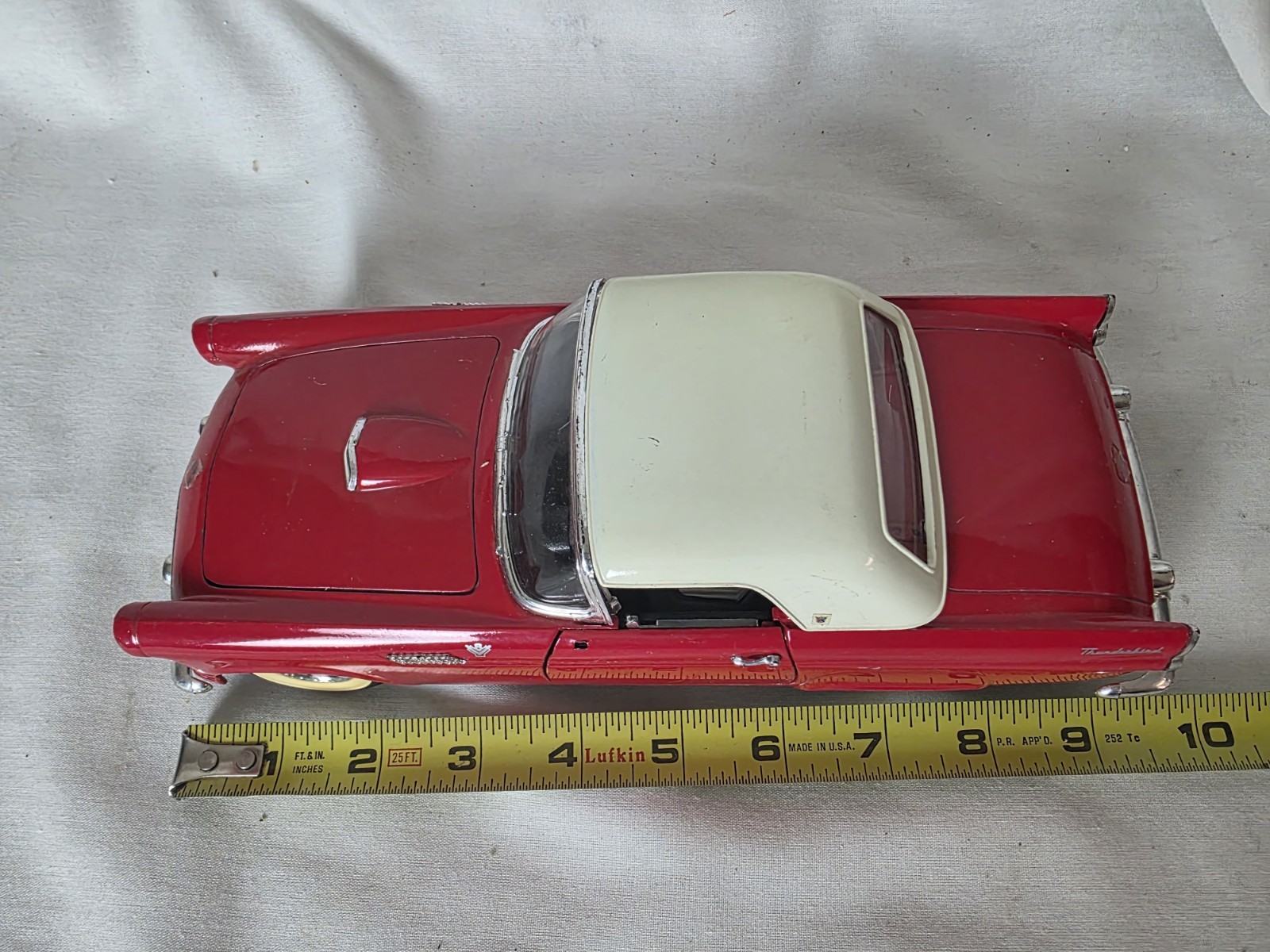 Road Tough – 1:18 Scale 1955 Red Tbird Removable Hard Top Convertible P24