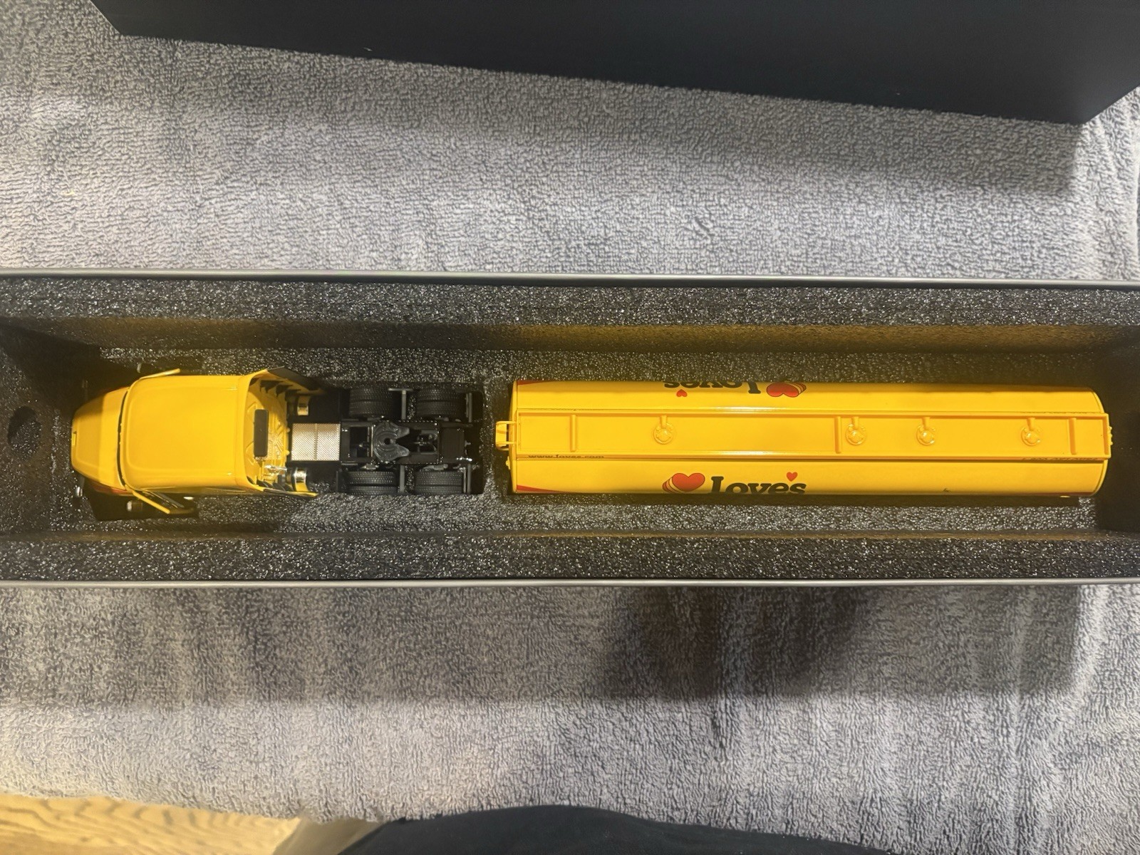 1:50 Diecast Fuel Tanker