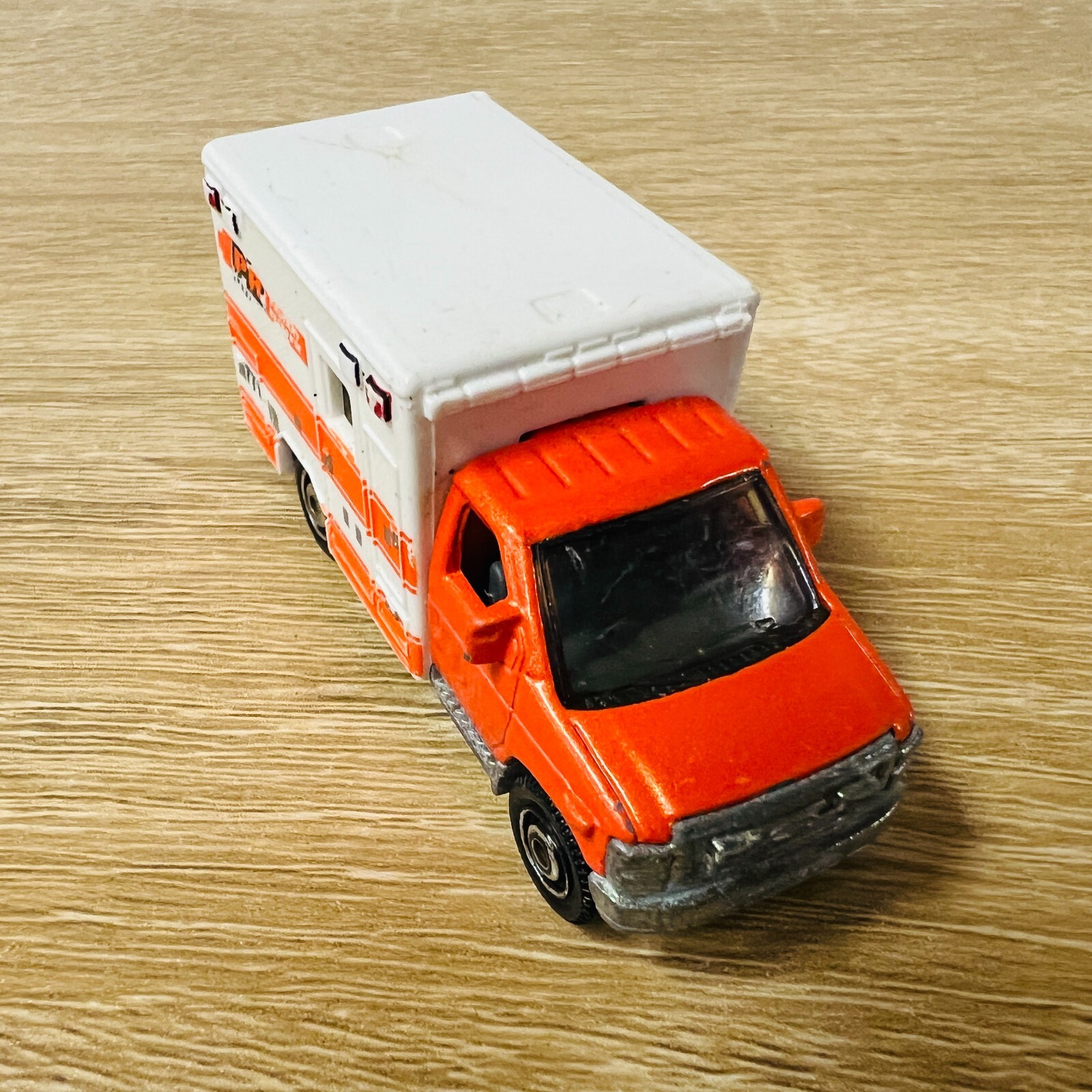 Ford E350 Ambulance 2009 Orange White Emergency Response MB771 Primary PR