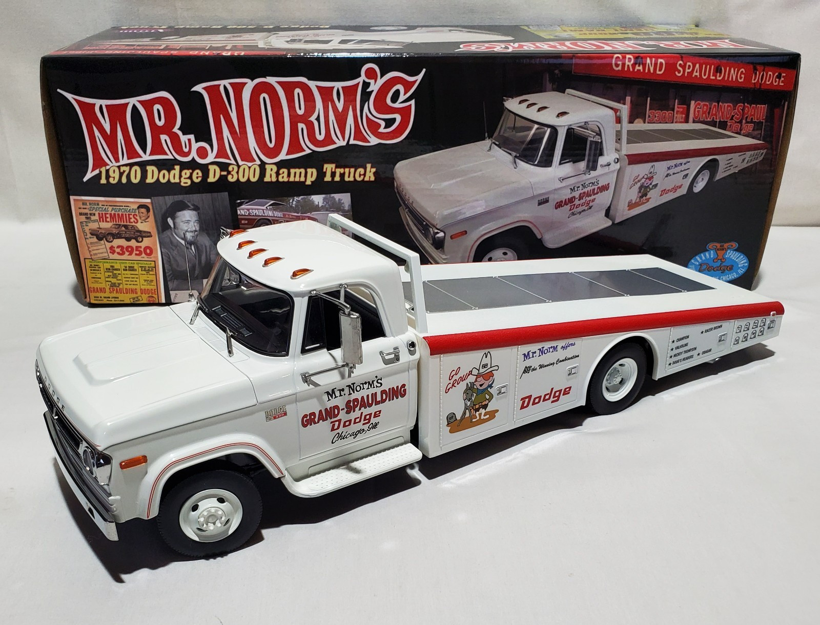 MR NORM D300 DODGE RAMP TRUCK 1:18 ATOMIC AUTO KRAFTERS #A1801915AA in-stock