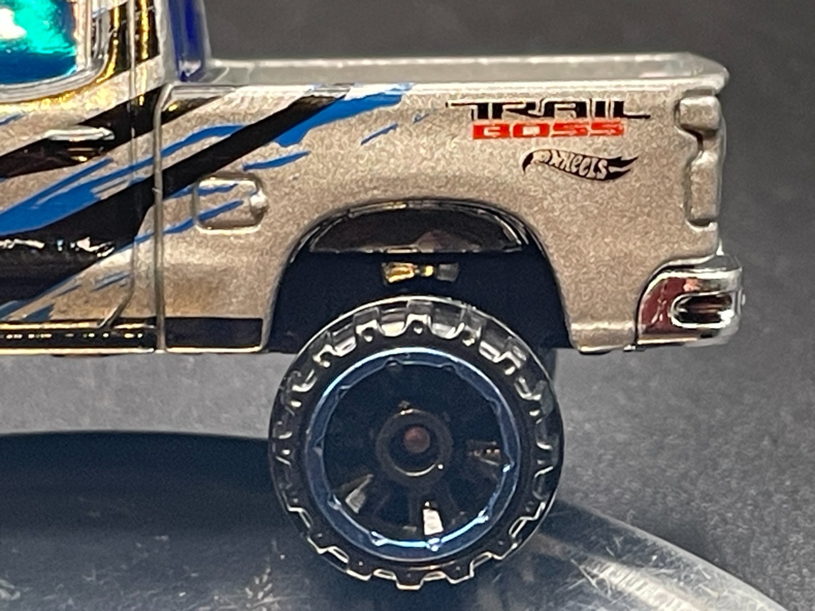 HOT WHEELS ’19 CHEVY SILVERADO TRAIL BOSS LT SILVER KMART EXCLUSIVE COLOR LOOSE